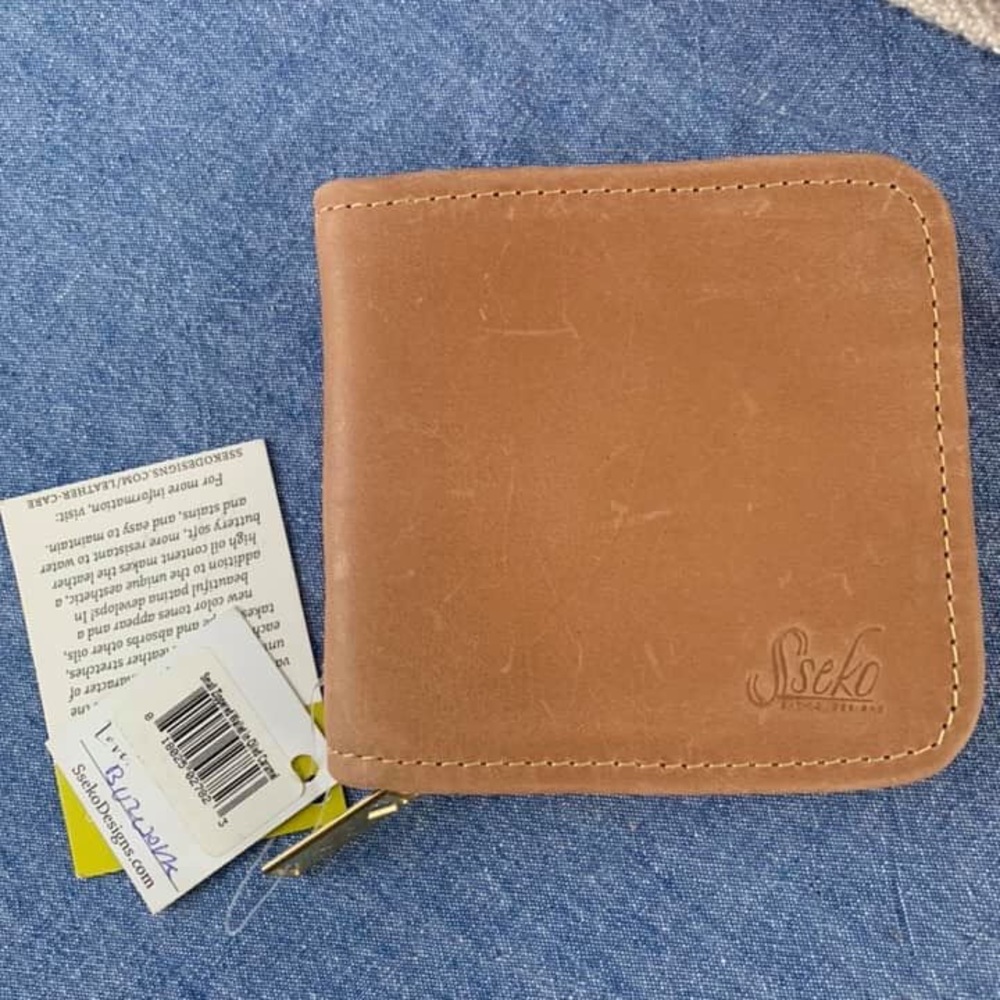 Sseko zipper wallet